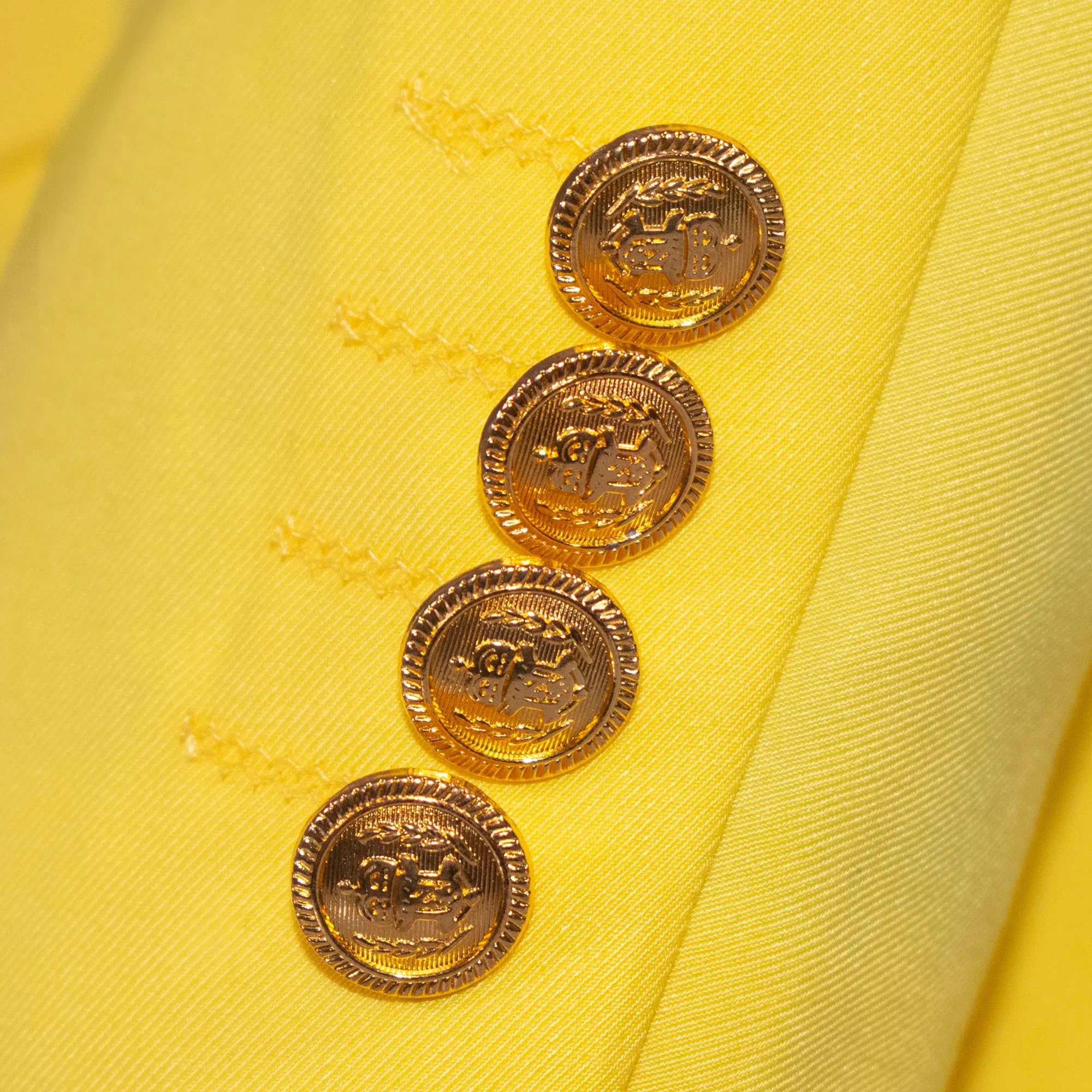 Men's Yellow Designer 2-Piece Slim-Fit Wool Suit With Peak Lapels