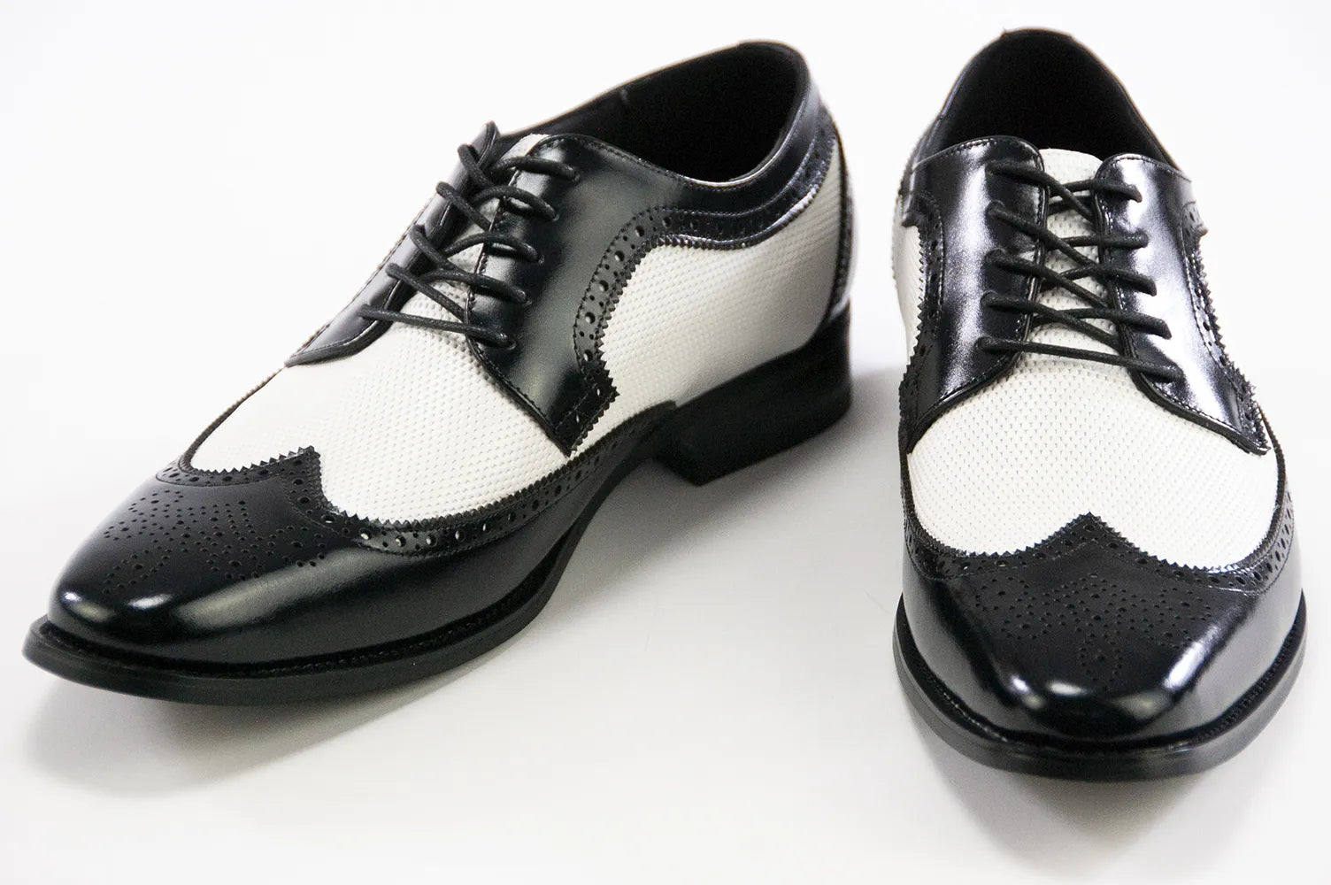 Black & White Wingtip Dress Lace-Ups