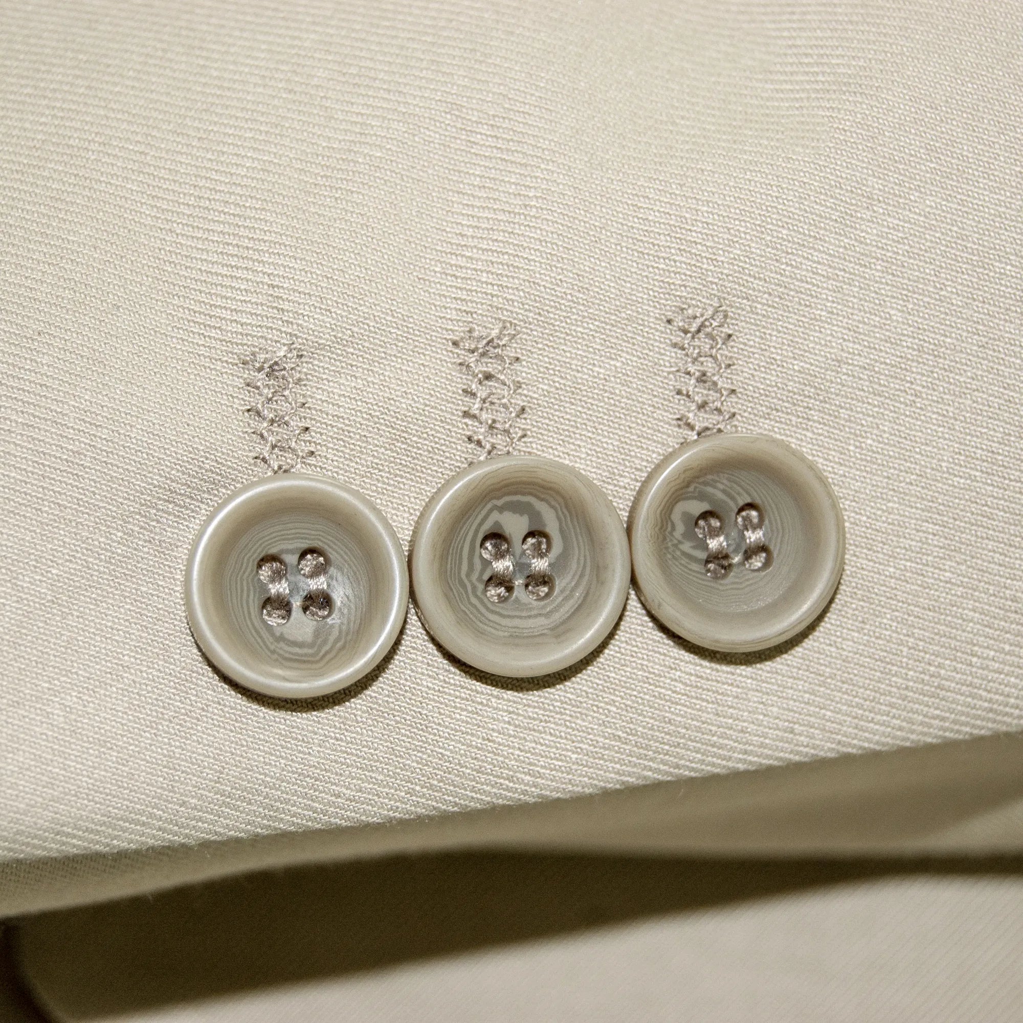 Luciano | Beige 2-Piece Modern-Fit Suit