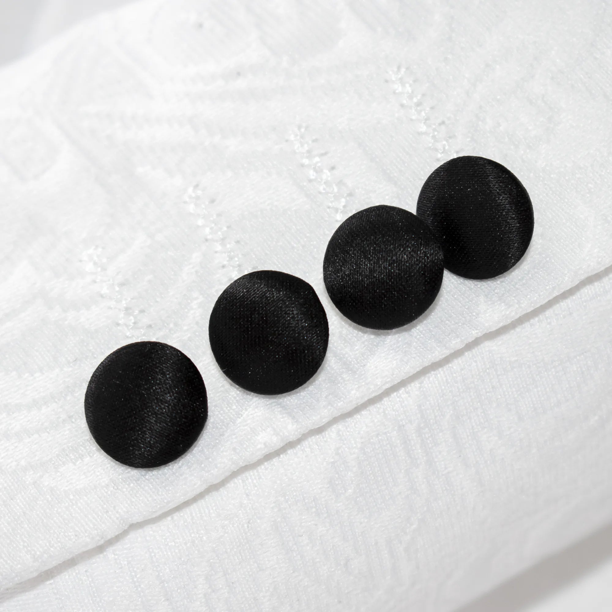 Men's Black And White Tuxedo With Peak Lapel