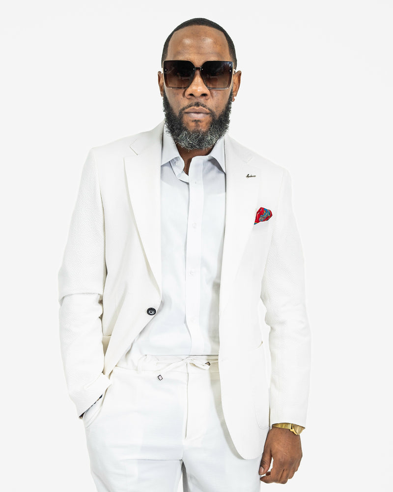 White Solid Seersucker Tailored-Fit Suit