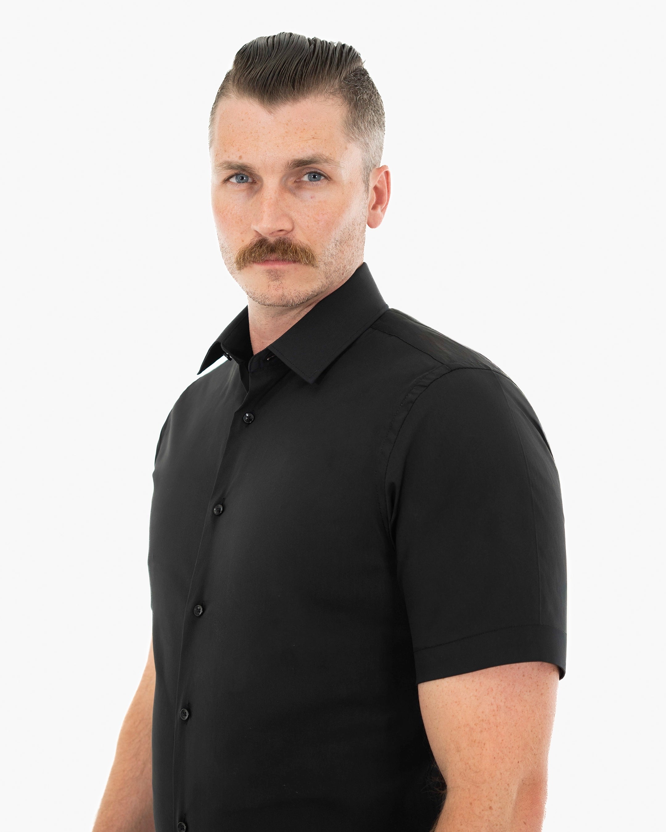 Black Stretch Slim-Fit Short Sleeve Dress Shirt | Collar view | Dolce Vesta