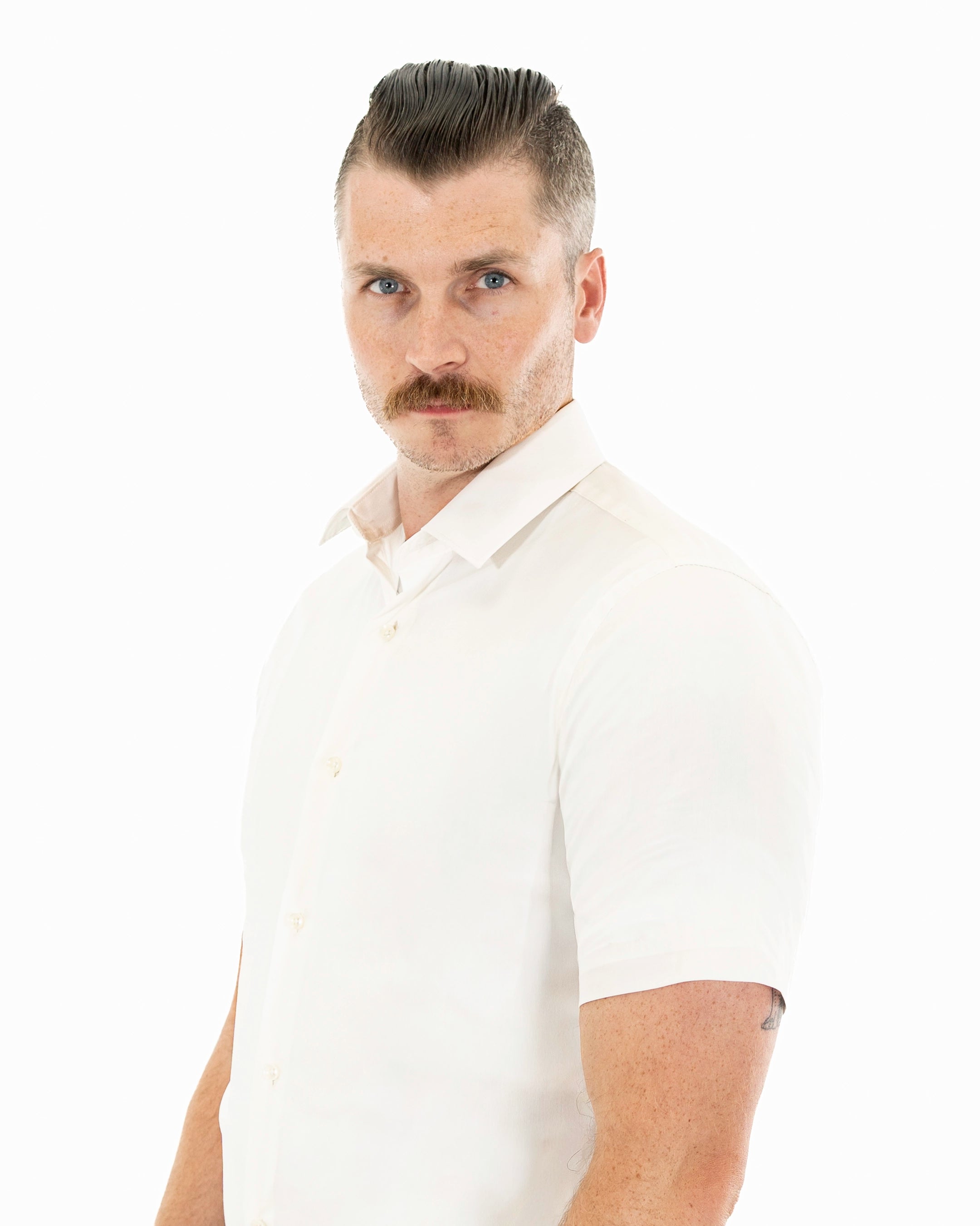 Off-White Stretch Slim-Fit Short Sleeve Dress Shirt | Collar view | Dolce Vesta 