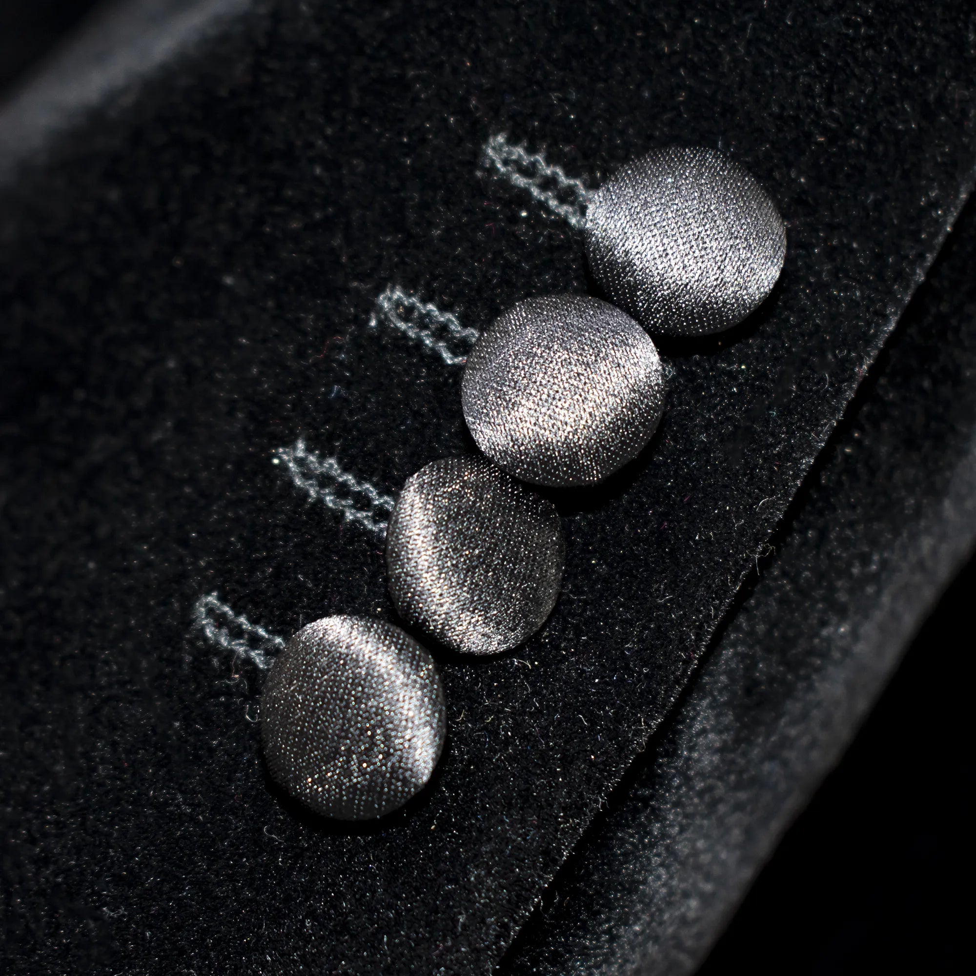 Men's Black Velvet Double-Breasted Slim-Fit Tuxedo With Peak Lapels