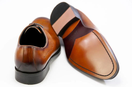 Men's Cognac Brown Vintage Oxford-Lace Dress Shoe With Medallion Toe